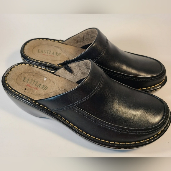Eastland Shoes Womens 7M Casual Slip On Mule Clogs Black Leather Wedge Moc Toe - Picture 1 of 8